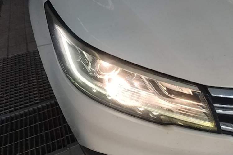 Used Roewe RX3 2018 1.6L CVT Flagship Edition Right Front Headlight