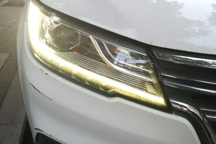 Used Roewe RX3 2018 1.6L Manual Flagship Edition Right Front Headlight