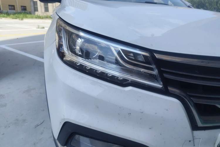 Used Roewe RX3 2018 1.6L Manual Internet Smart Edition Right Front Headlight