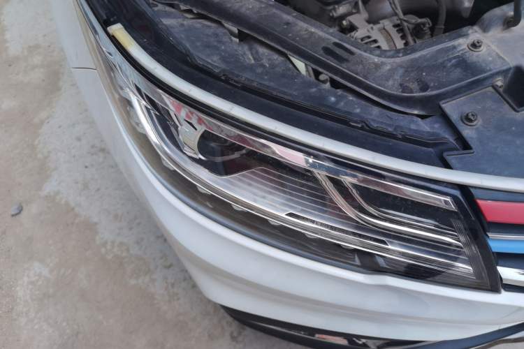 Used Roewe RX3 2018 1.6L CVT Flagship Edition Right Front Headlight