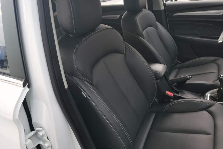 Used Roewe RX3 2018 1.6L Manual Flagship Edition Right Front Seat