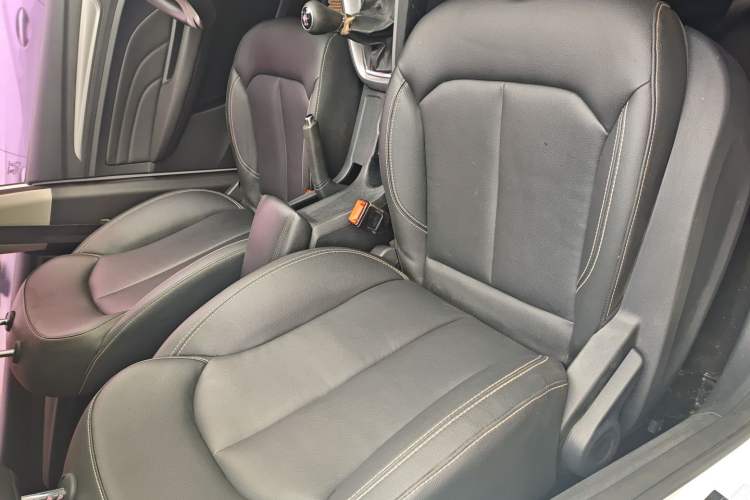 Used Roewe RX3 2018 1.6L Manual Flagship Edition Right Front Seat