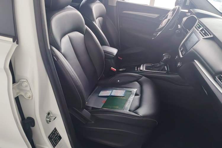 Used Roewe RX3 2018 1.6L CVT Flagship Edition Right Front Seat