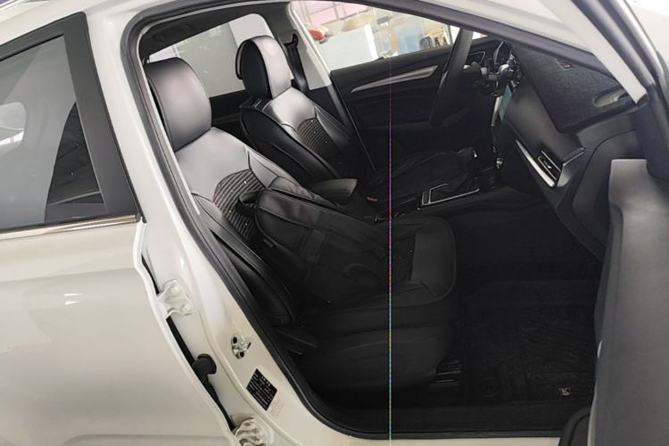 Used Roewe RX3 2018 18T Automatic Internet Smart Edition Right Front Seat