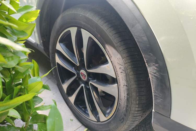 Used Roewe RX3 2018 1.6L CVT Internet Smart Edition Right Front Wheel Hub