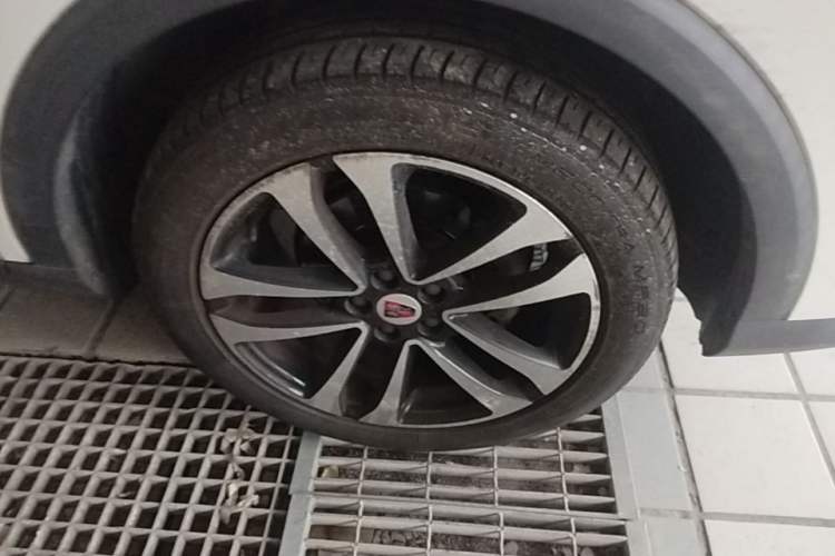 Used Roewe RX3 2018 1.6L CVT Flagship Edition Right Front Wheel Hub
