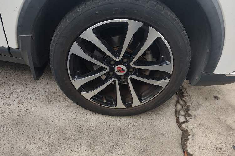 Used Roewe RX3 2018 1.6L CVT Internet Smart Edition Right Front Wheel Hub