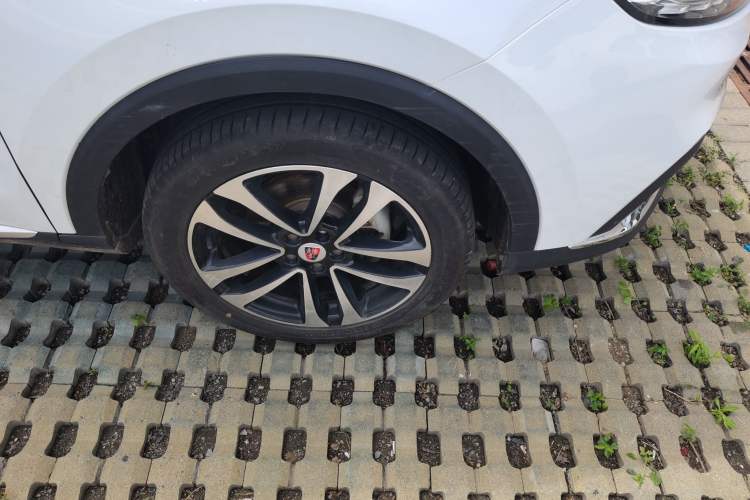 Used Roewe RX3 2018 1.6L CVT Internet Smart Edition Right Front Wheel Hub