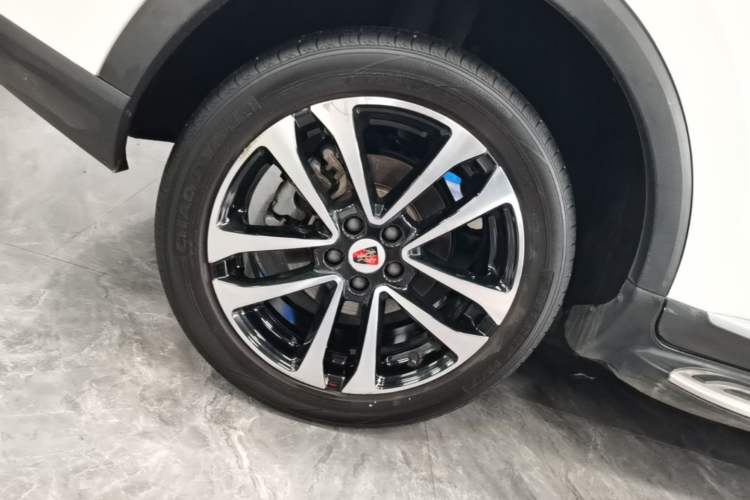 Used Roewe RX3 2018 18T Automatic Flagship Model Right Rear Wheel Hub