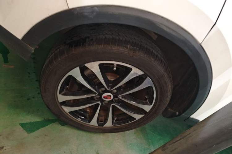 Used Roewe RX3 2018 18T Automatic Internet ZhiZun Edition Right Rear Wheel Hub