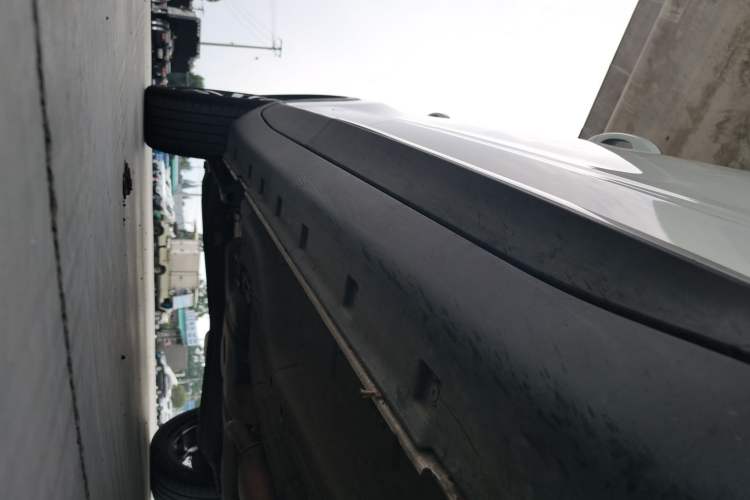 Used Roewe RX3 2018 1.6L Manual Flagship Edition Right Side Sill