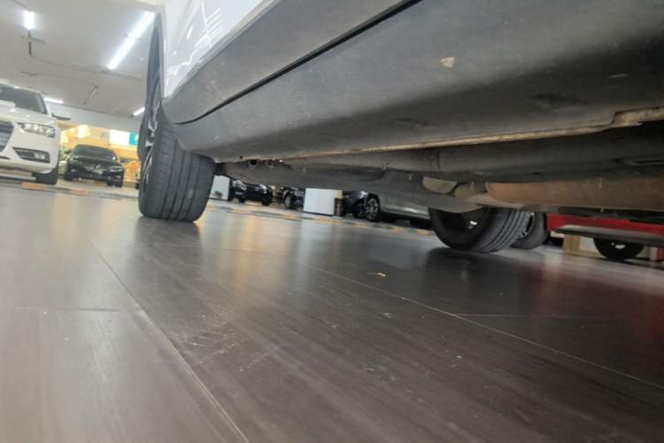 Used Roewe RX3 2018 1.6L CVT Flagship Edition Right Side Sill