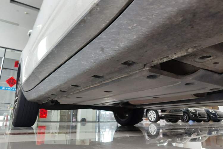 Used Roewe RX3 2018 1.6L Manual Flagship Edition Right Side Sill