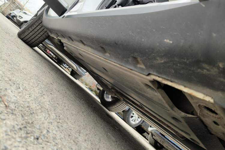 Used Roewe RX3 2018 1.6L Manual Flagship Edition Right Side Sill