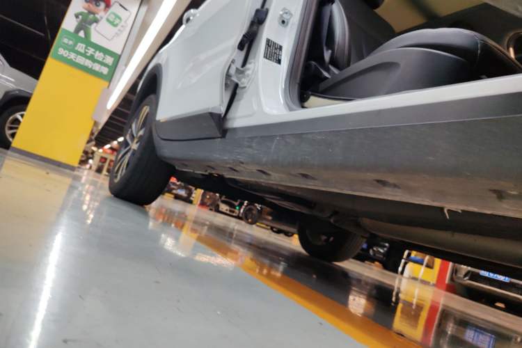Used Roewe RX3 2018 1.6L Manual Flagship Edition Right Side Sill