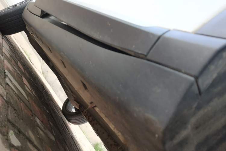 Used Roewe RX3 2018 1.6L Manual Flagship Edition Right Side Sill