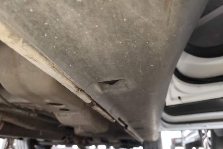 Used Roewe RX3 2018 1.6L CVT Flagship Edition Right Side Sill