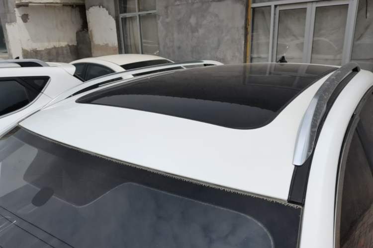 Used Roewe RX3 2018 1.6L Manual Flagship Edition Roof