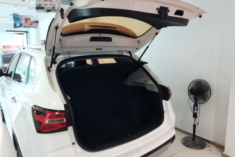 Used Roewe RX3 2018 1.6L Manual Internet Smart Edition Trunk