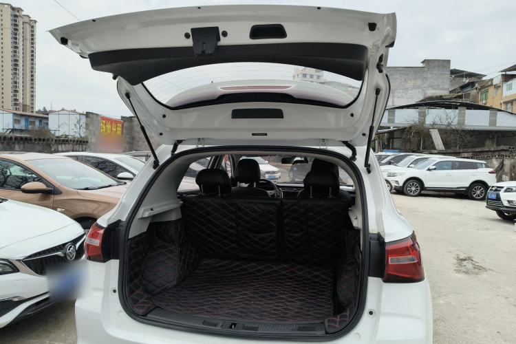 Used Roewe RX3 2018 1.6L Manual Flagship Edition Trunk