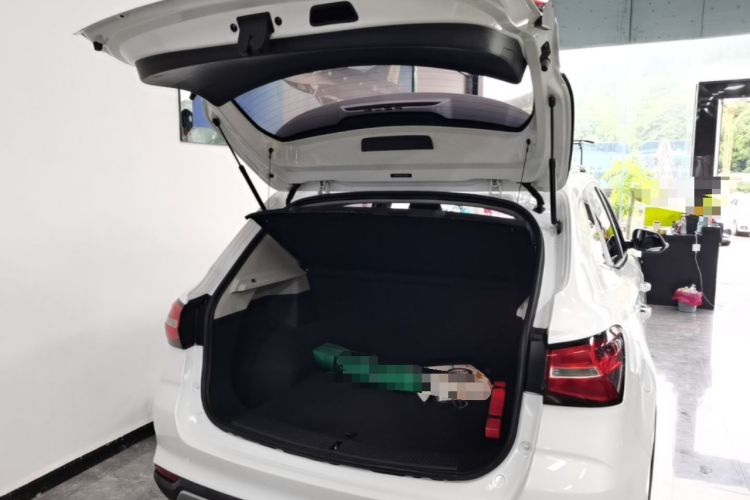 Used Roewe RX3 2018 18T Automatic Flagship Model Trunk
