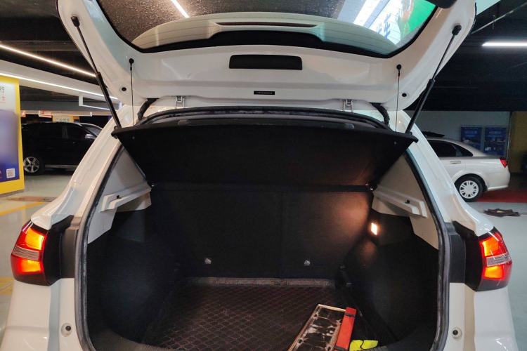 Used Roewe RX3 2018 1.6L Manual Flagship Edition Trunk