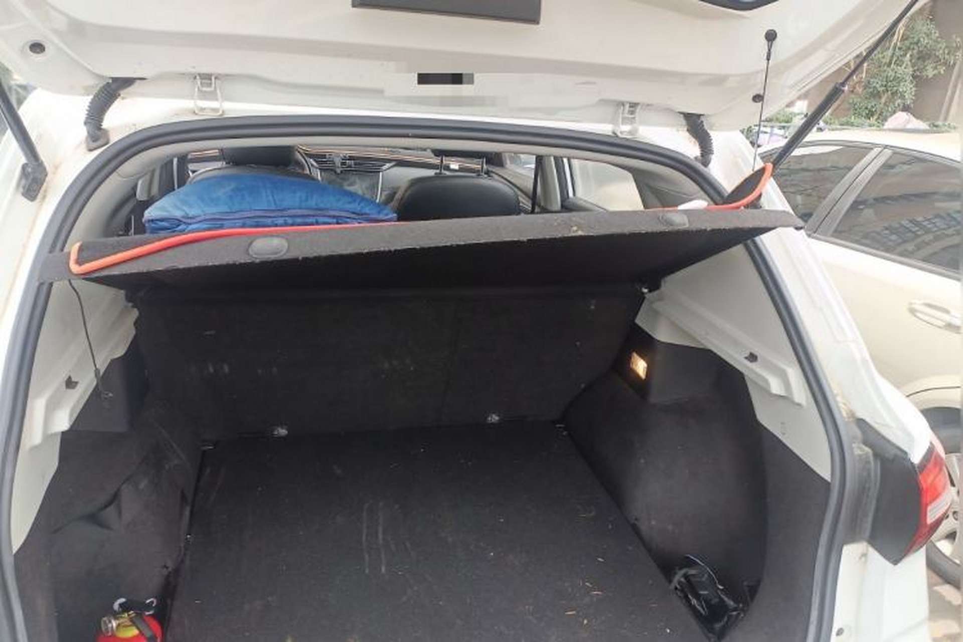 Used Roewe RX3 2018 1.6L Manual Flagship Edition Trunk