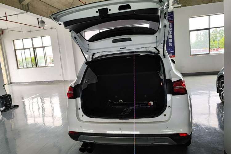Used Roewe RX3 2018 18T Automatic Internet Smart Edition Trunk