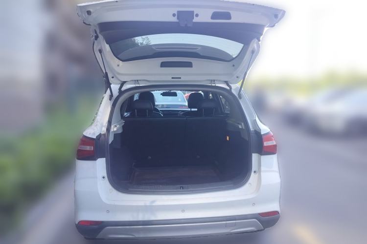 Used Roewe RX3 2018 1.6L Manual Flagship Edition Trunk
