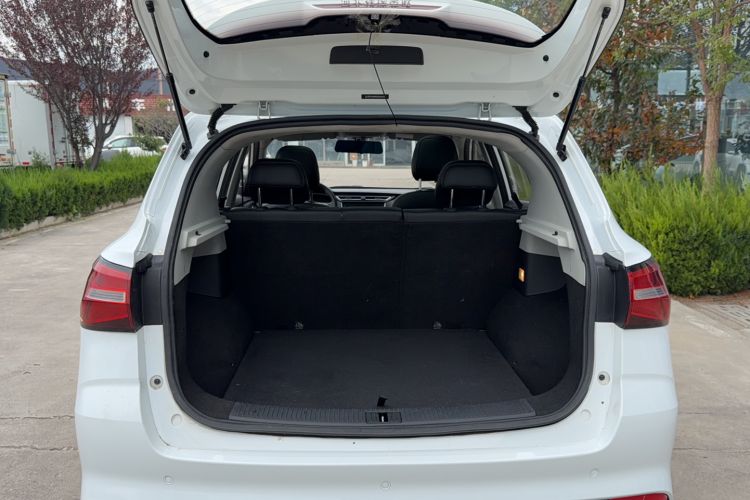Used Roewe RX3 2018 1.6L Manual Flagship Edition Trunk