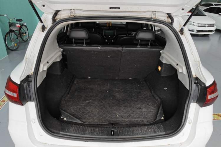 Used Roewe RX3 2018 1.6L CVT Flagship Edition Trunk
