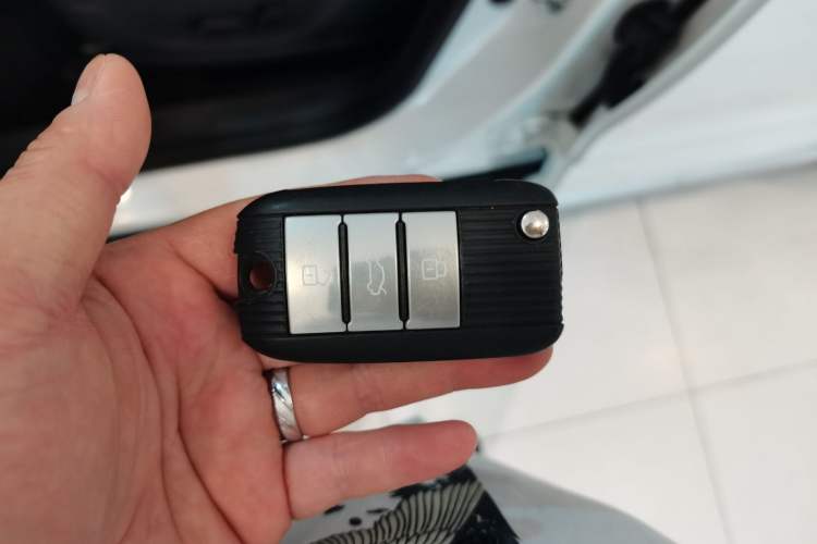 Used Roewe RX3 2018 1.6L Manual Internet Smart Edition Vehicle Key