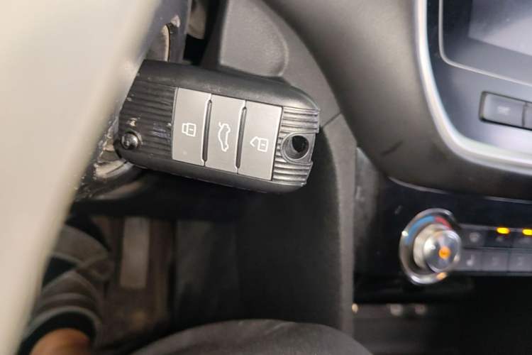 Used Roewe RX3 2018 1.6L Manual Flagship Edition Vehicle Key