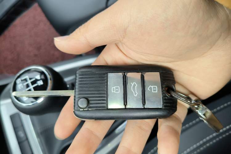 Used Roewe RX3 2018 1.6L Manual Flagship Edition Vehicle Key