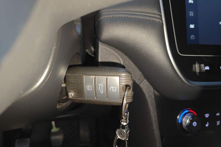 Used Roewe RX3 2018 1.6L Manual Internet Smart Edition Vehicle Key