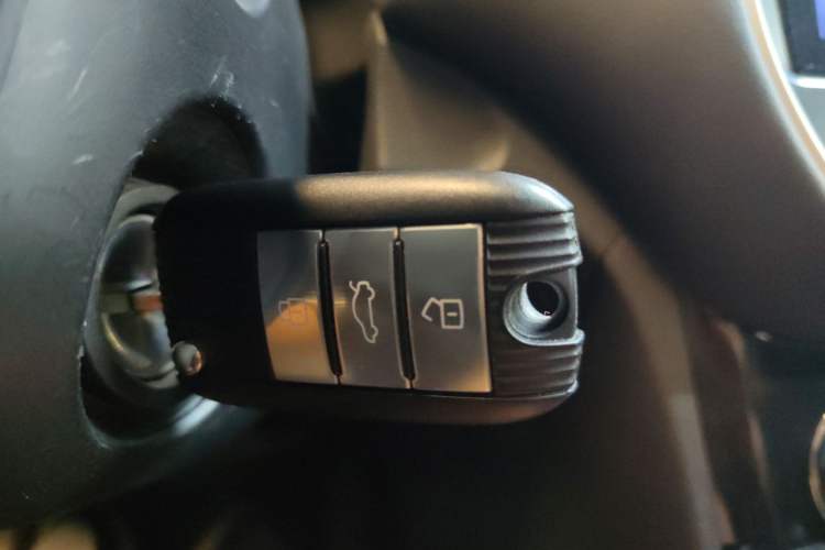 Used Roewe RX3 2018 1.6L Manual Flagship Edition Vehicle Key