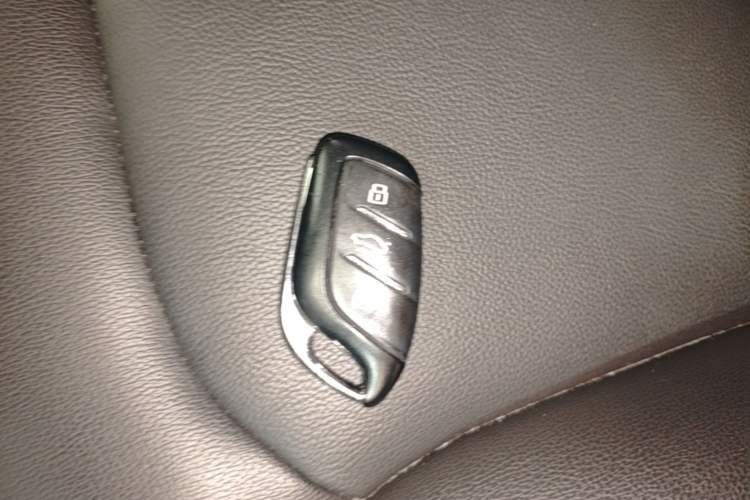 Used Roewe RX3 2018 18T Automatic Internet ZhiZun Edition Vehicle Key