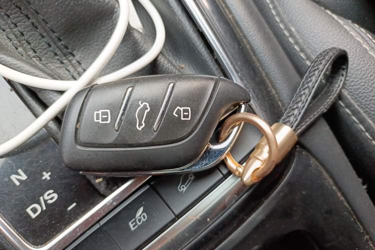 Used Roewe RX3 2018 18T Automatic Internet ZhiZun Edition Vehicle Key