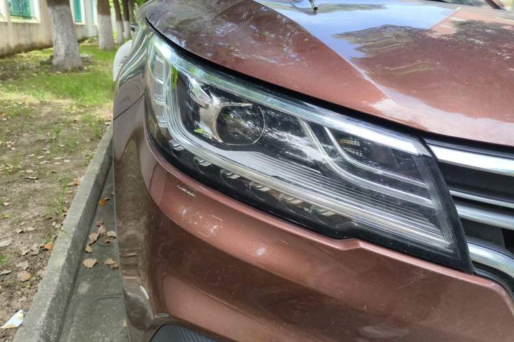 Used Roewe RX3 2018 1.6L CVT Flagship Edition Right Front Headlight