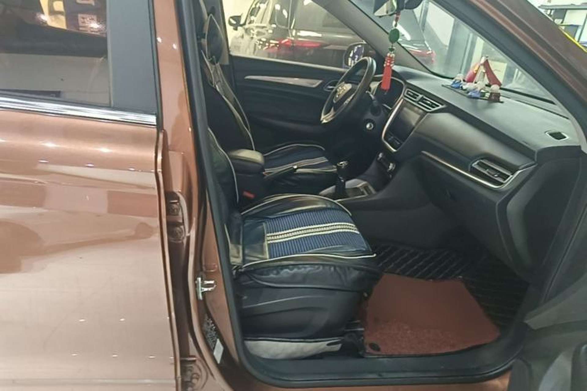 Used Roewe RX3 2018 1.6L Manual Flagship Edition Right Front Seat