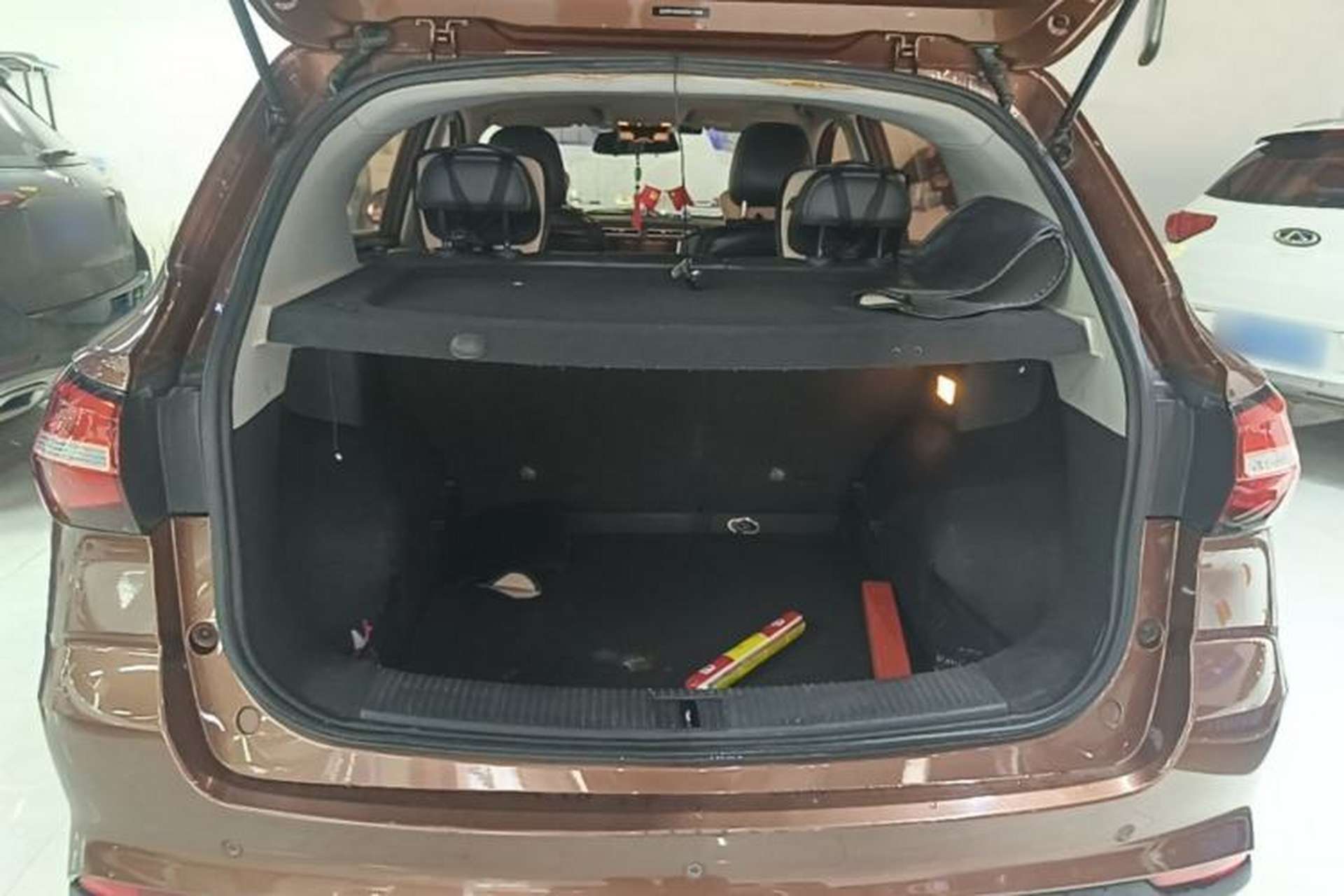 Used Roewe RX3 2018 1.6L Manual Flagship Edition Trunk