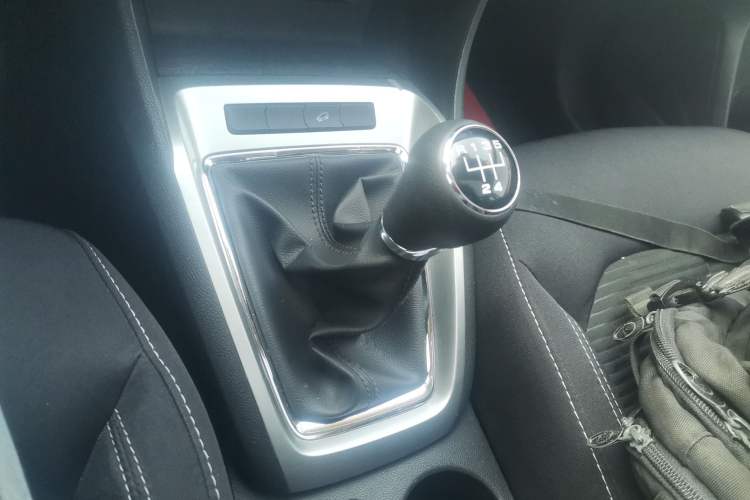 Used Roewe RX3 2020 1.6L Manual - Ultra-Fresh Entry Version Gear Lever