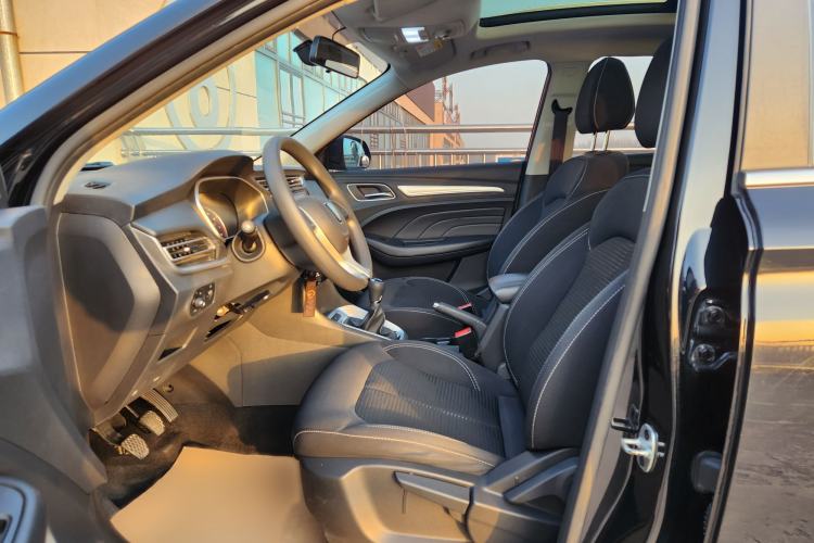 Used Roewe RX3 2020 1.6L Manual - Ultra-Fresh Entry Version Interior 1