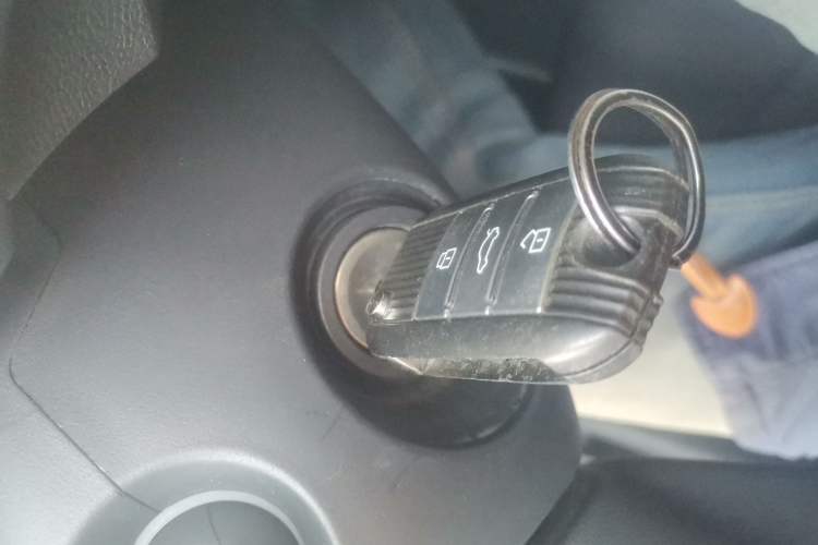 Used Roewe RX3 2020 1.6L Manual - Ultra-Fresh Entry Version Interior 1