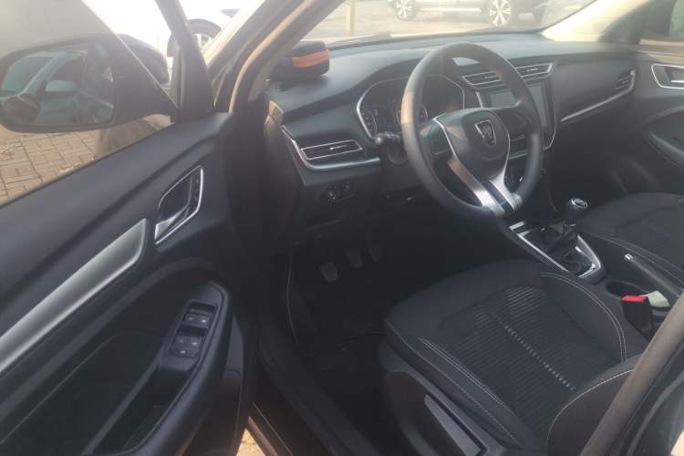 Used Roewe RX3 2020 1.6L Manual - Ultra-Fresh Entry Version Interior 3