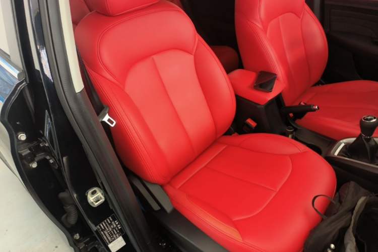 Used Roewe RX3 2020 1.6L Manual 4G Connect Super-Fresh Elite Edition Right Front Seat