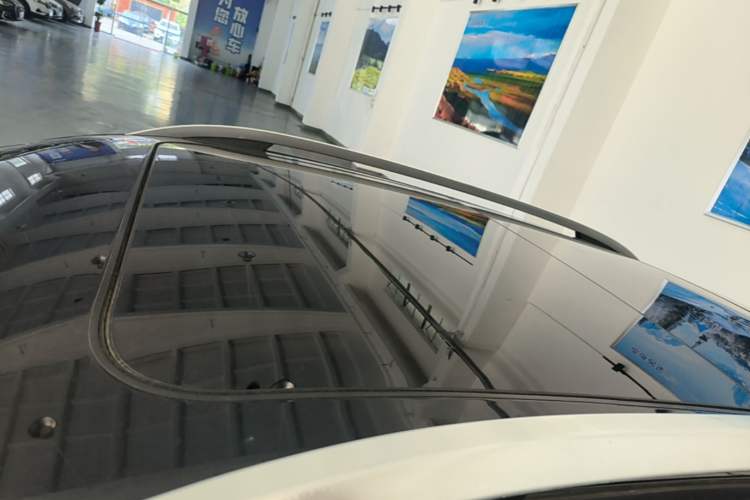 Used Roewe RX3 2020 1.6L Manual 4G Connect Super-Fresh Elite Edition Roof
