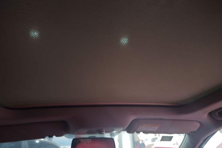 Used Roewe RX3 2020 1.6L CVT 4G Connected Ultra-Fun Elite Edition Interior 3