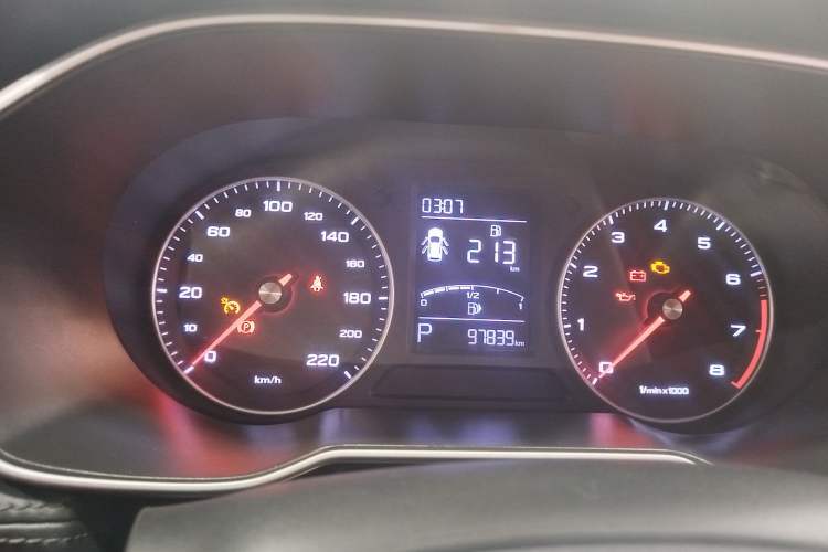Used Roewe RX3 2020 1.6L CVT 4G Connected Ultra-Fun Elite Edition Odometer Close Up