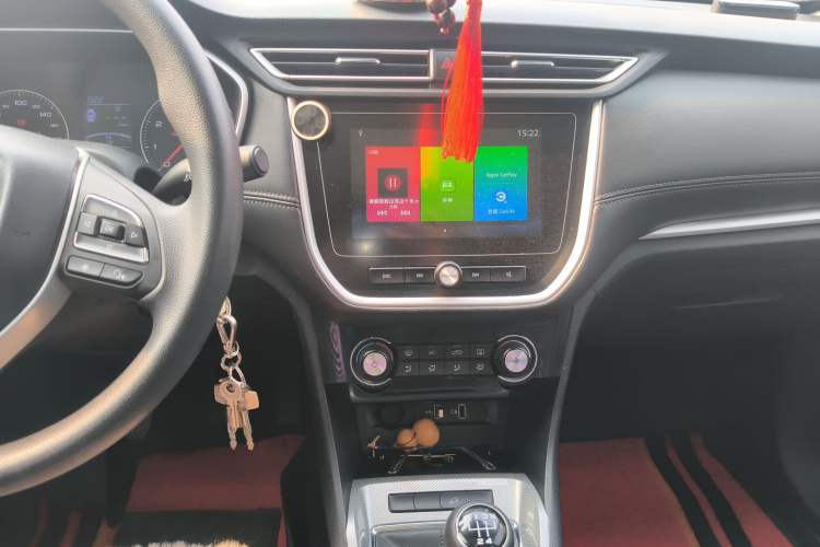 Used Roewe RX3 2020 1.6L Manual 4G Connect Super-Fresh Elite Edition Audio And AC Panel